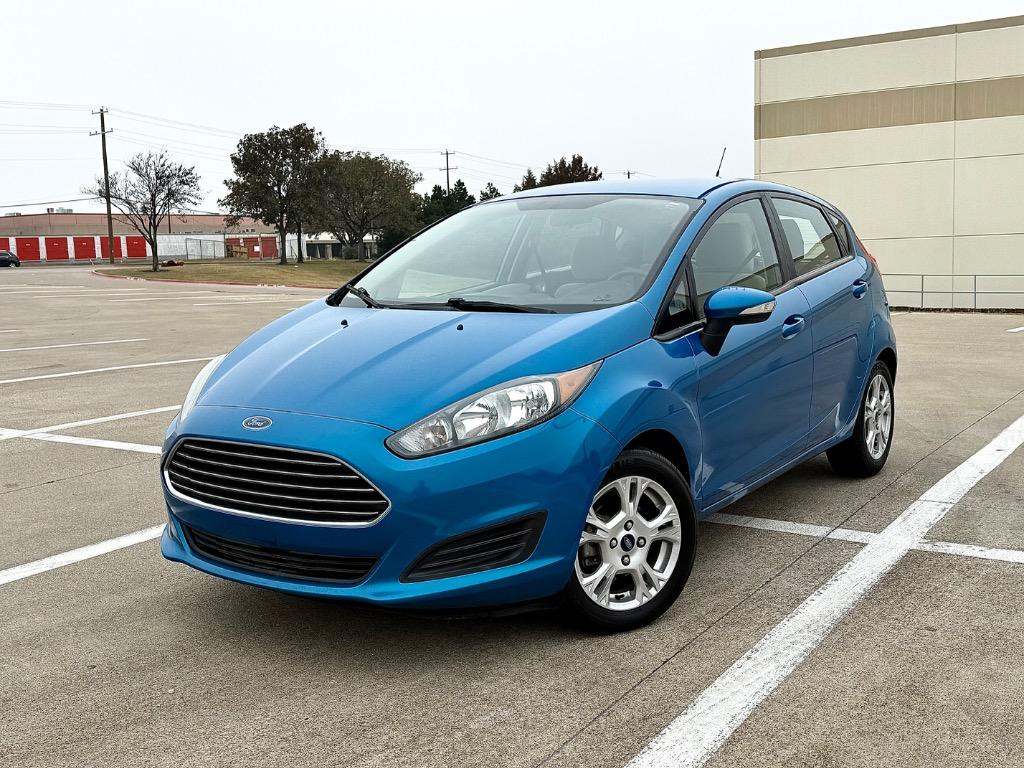 2014 Ford Fiesta SE's photo
